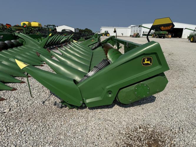 John Deere C8R