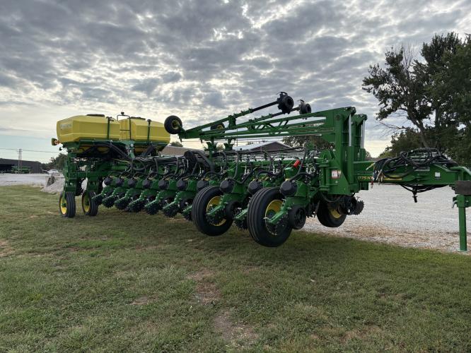 John Deere 1775NT