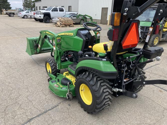 John Deere 1025R