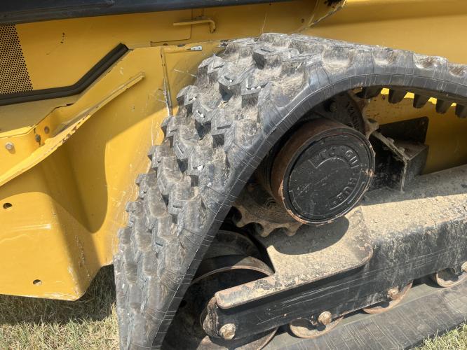 John Deere 331G