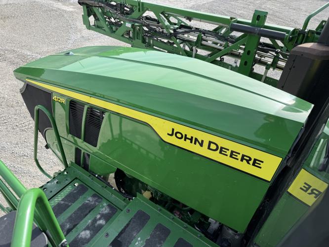 John Deere 412R