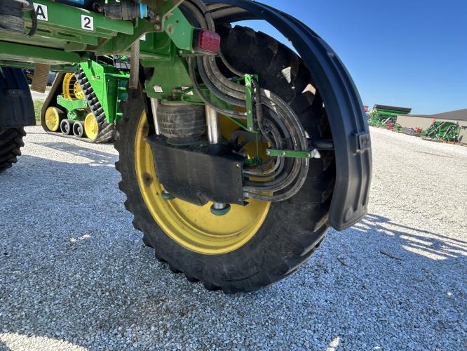 John Deere R4038