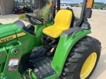 John Deere 3032E