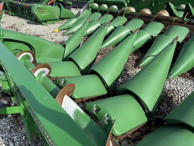John Deere 708C