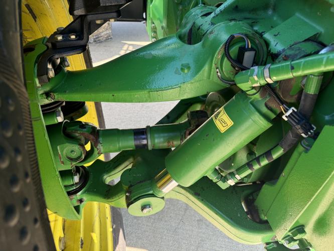 John Deere 8520