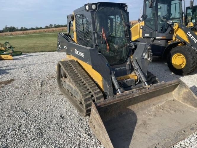 John Deere 325G