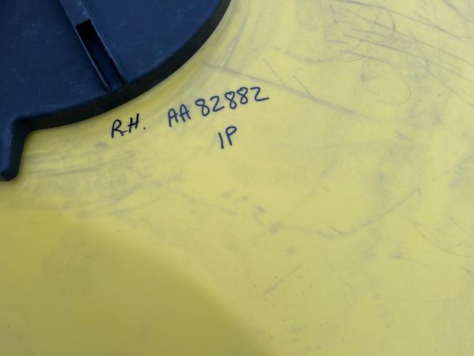John Deere AA61447 / AA82882 50 bu CCS seed tank