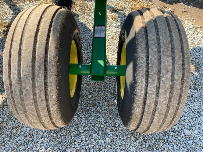 John Deere 2100