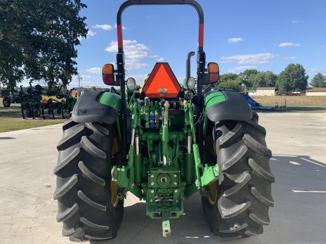John Deere 5090M