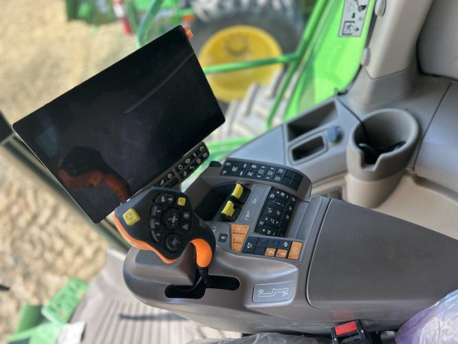 John Deere S780