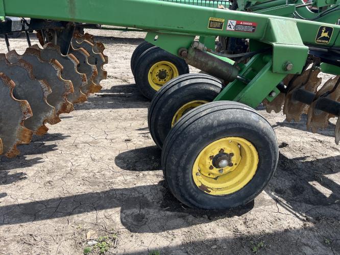 John Deere 630