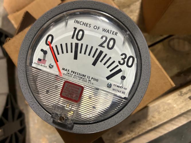 John Deere NEW AA38407 - SHOUP # SH48407 VAC GAUGE