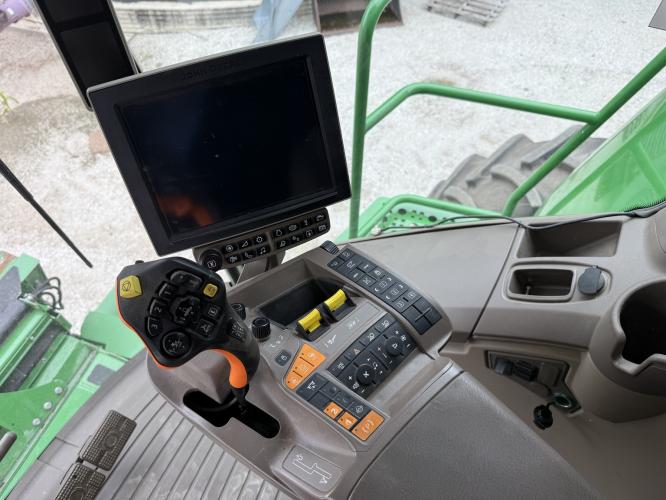 John Deere S780