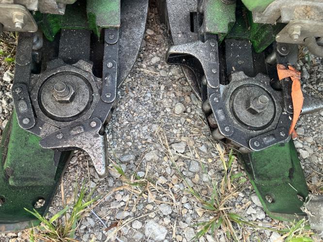 John Deere 608C