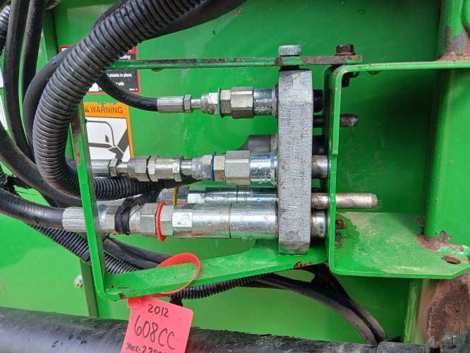 John Deere 608C