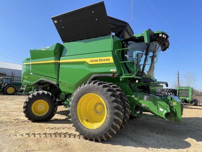 John Deere S7 700