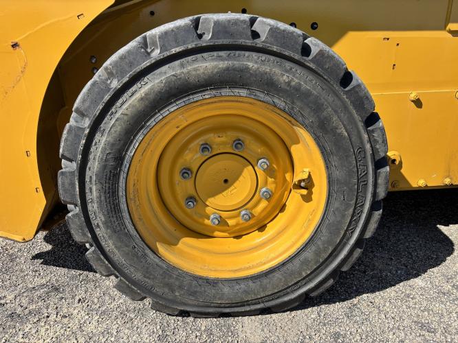 John Deere 318G