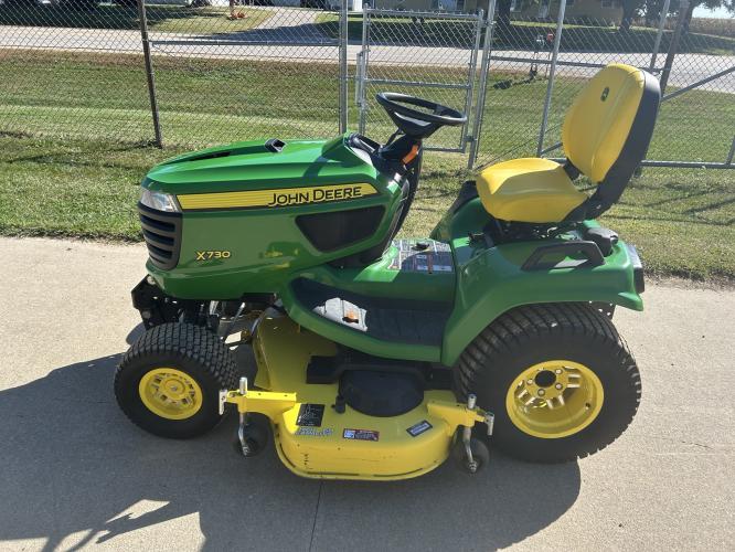 John Deere X730