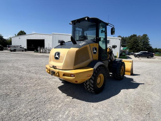 John Deere 324L