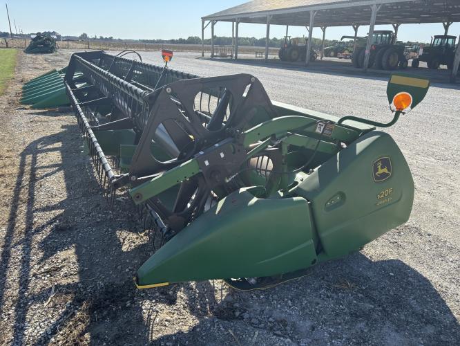 John Deere 620F