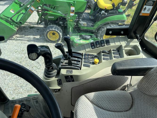 John Deere 4052R