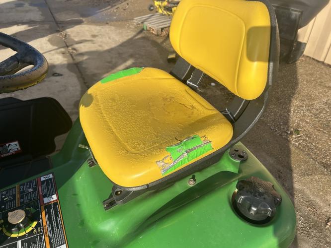 John Deere X320