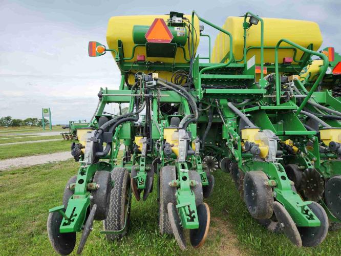 John Deere 1790