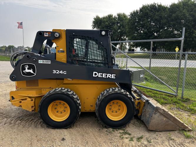 John Deere 324G