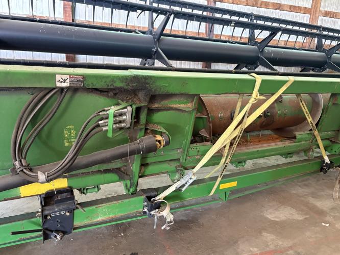 John Deere 635F