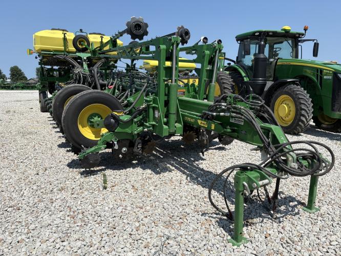John Deere 1775NT