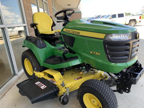 2016 John Deere X730