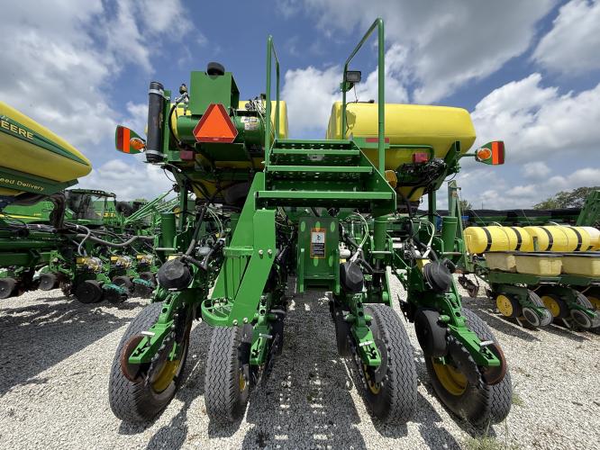John Deere 1775NT
