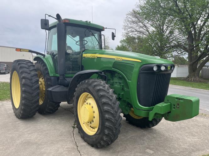 John Deere 8320