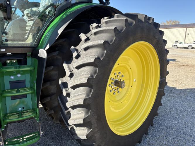 John Deere 6R 175