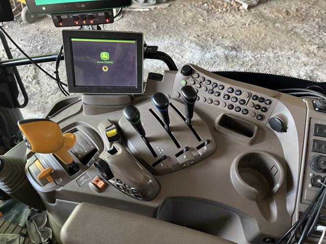 John Deere 6130R