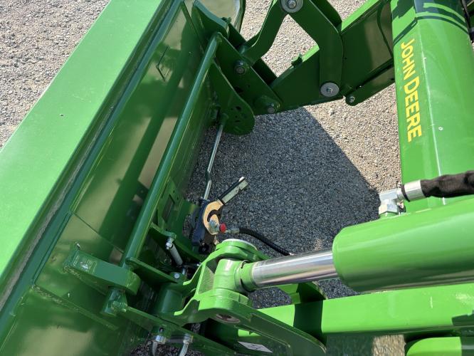 John Deere 6120M