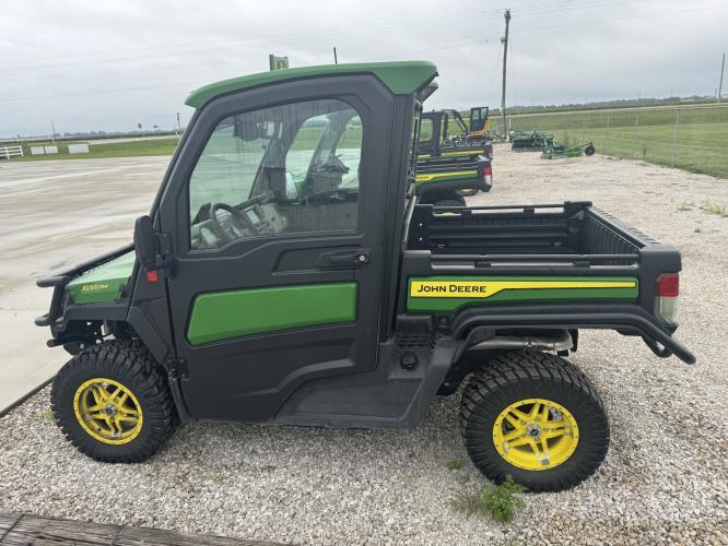 John Deere XUV835R Signature