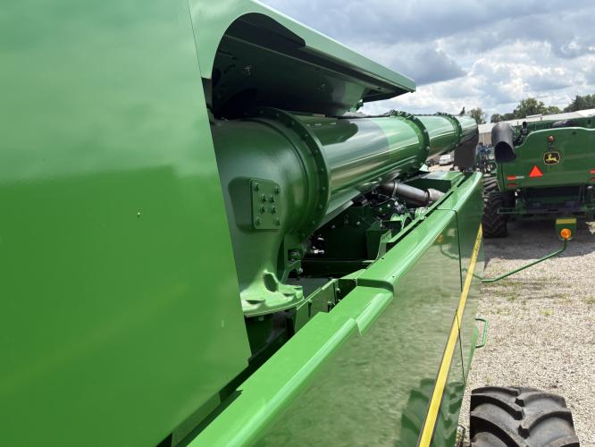 John Deere S790