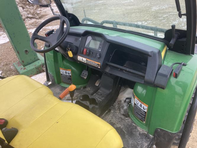John Deere 825I