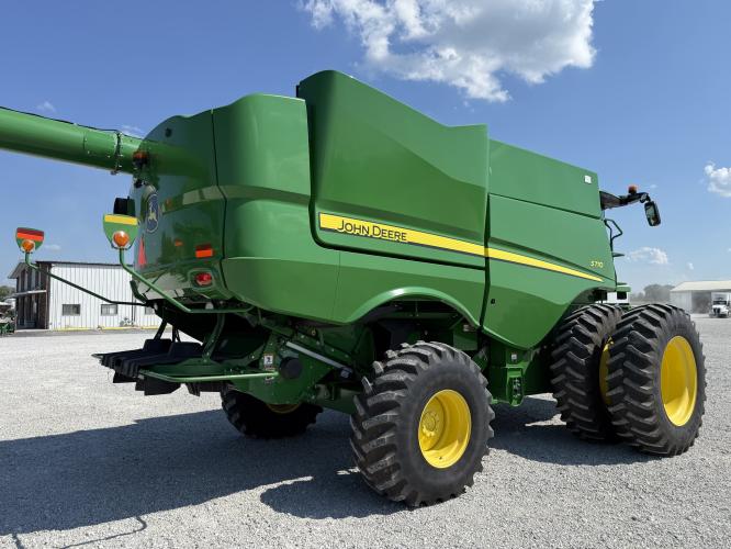 John Deere S770