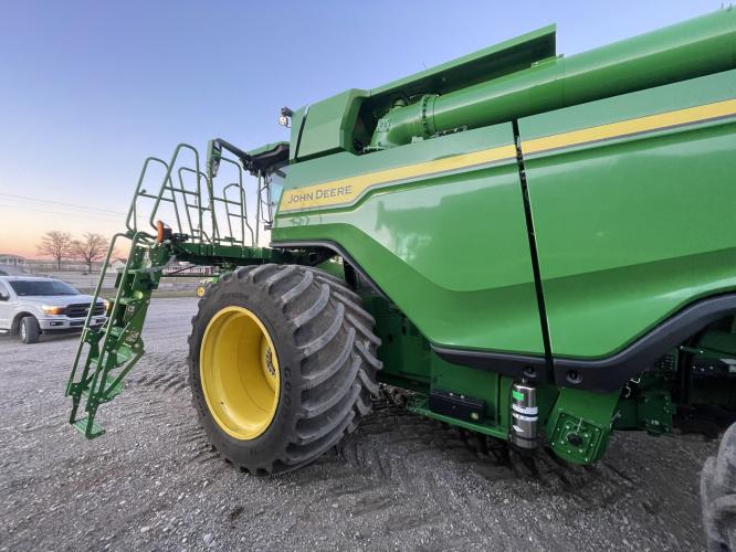 John Deere X9 1100