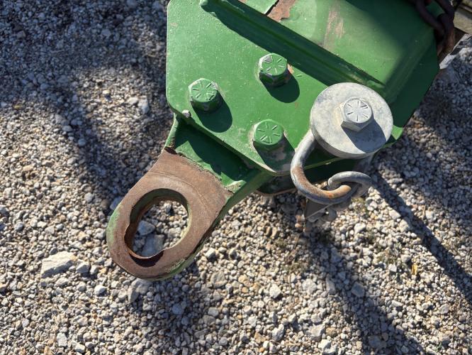 John Deere 2210