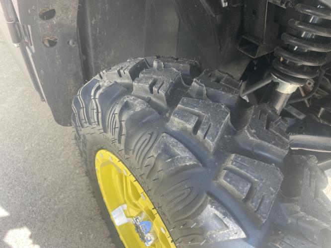 John Deere XUV835R Premium Cab