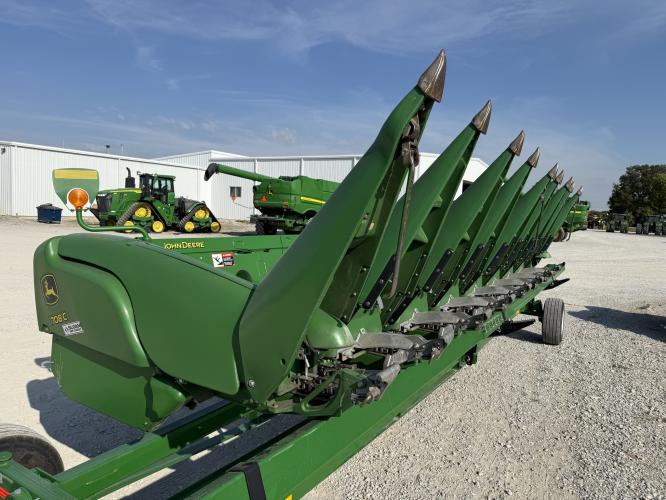 John Deere 708C