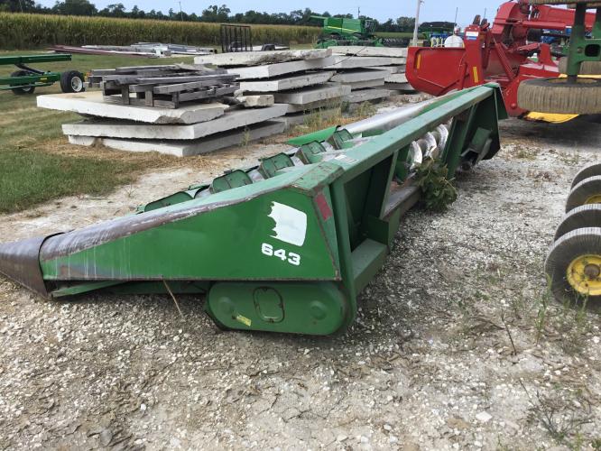 John Deere 643
