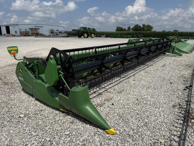 John Deere 635F