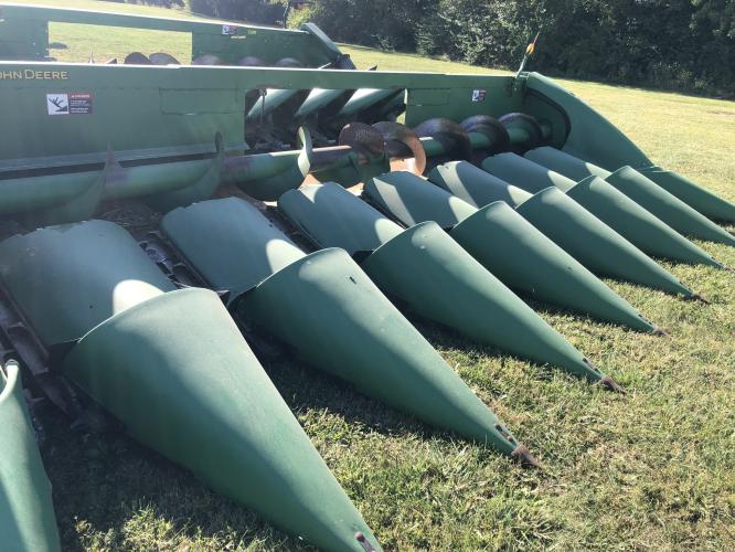John Deere 608C
