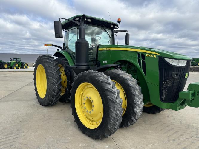 John Deere 8370R