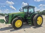 John Deere 8260R