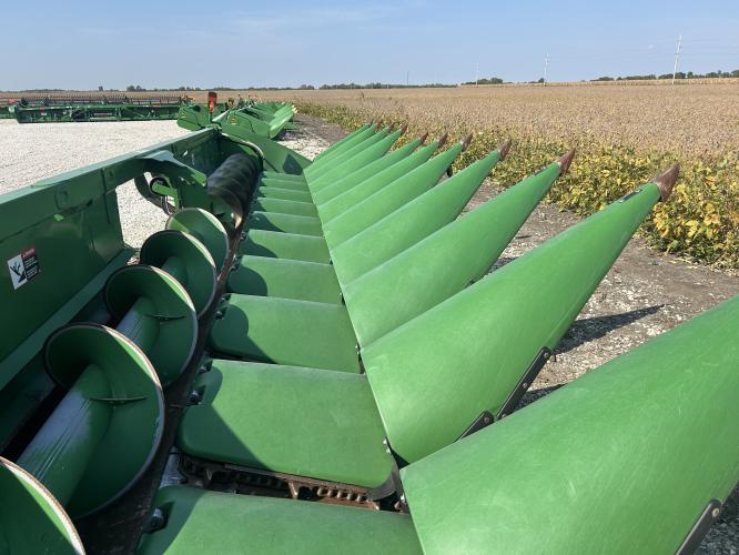 John Deere 712C